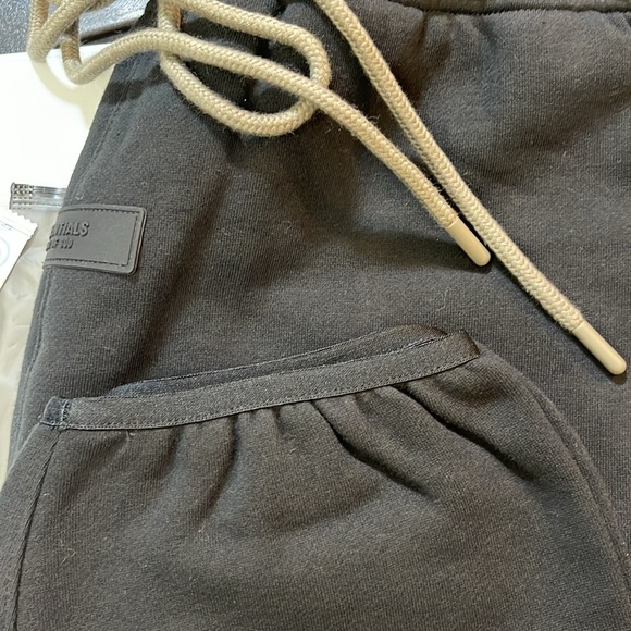 Fear of god essentials 2024 black core collection sweatpants - Picture 5 of 8